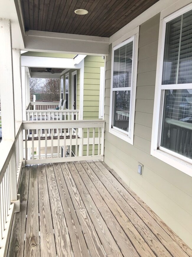 Building Photo - Stunning home in Historic West Town!