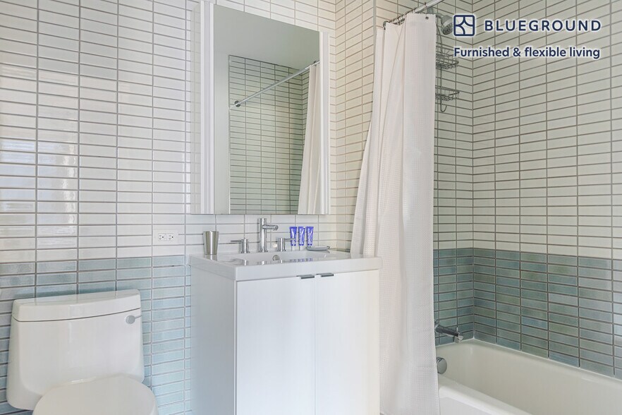 Building Photo - 435 W 31st St