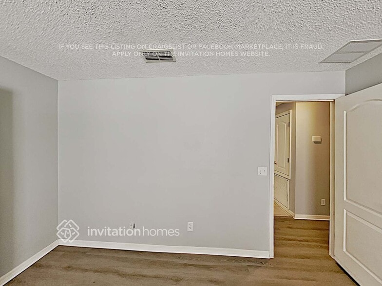 Building Photo - 713 Pasteur Ln