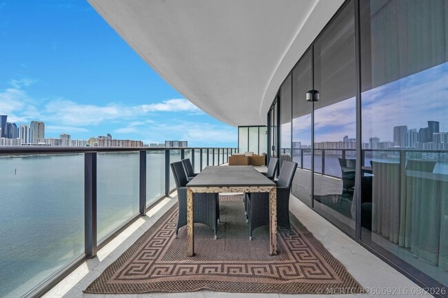 Building Photo - 5000 Island Estates Dr