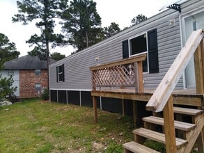 Building Photo - 828 E Hwy 71