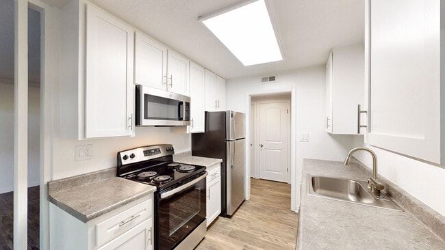 Primary Photo - 823 Las Gallinas Ave