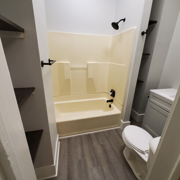 View of Bathroom - 1213 N Wells St