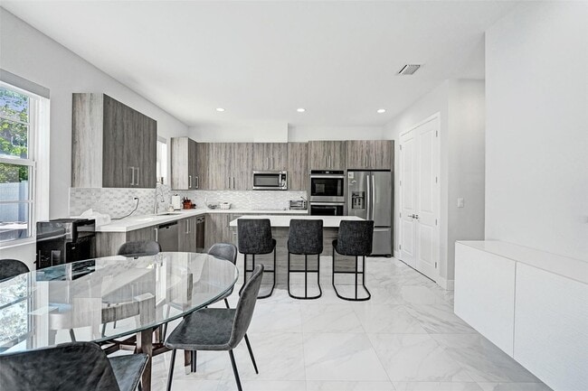 Building Photo - 3534 Forest View Cir