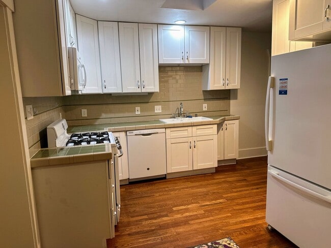 Building Photo - Charming 4BR/2BA Vintage Home in Historic ...