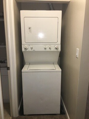 Building Photo - 204 N Grannis Ave