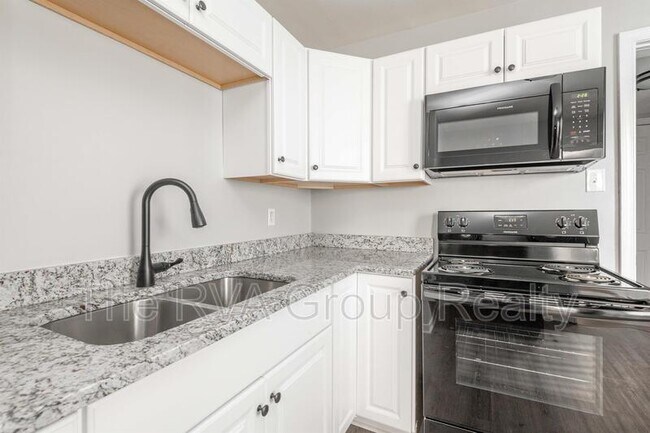 Building Photo - 1407 N 32nd St