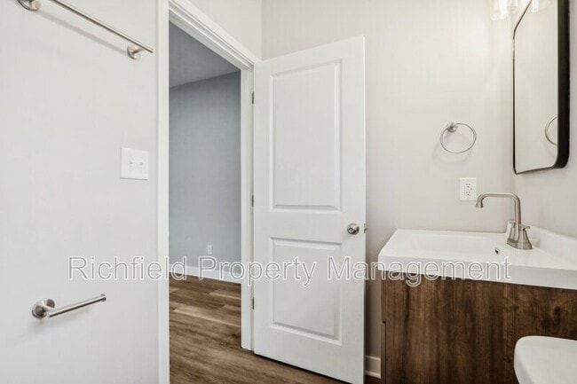 Building Photo - 25 N Drexel Ave