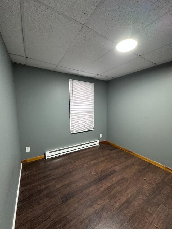 Building Photo - 606 W Main St