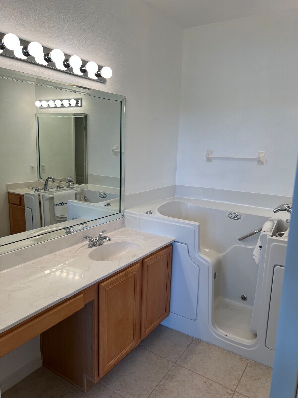 Building Photo - 4000 Liberty Hill Dr