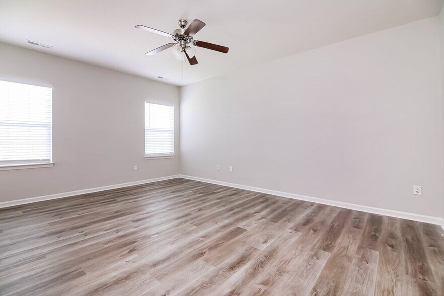 Building Photo - 36 W Painted Way