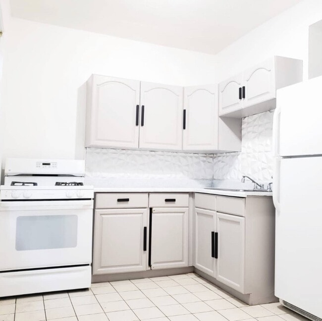 Building Photo - 3871 W 42nd St