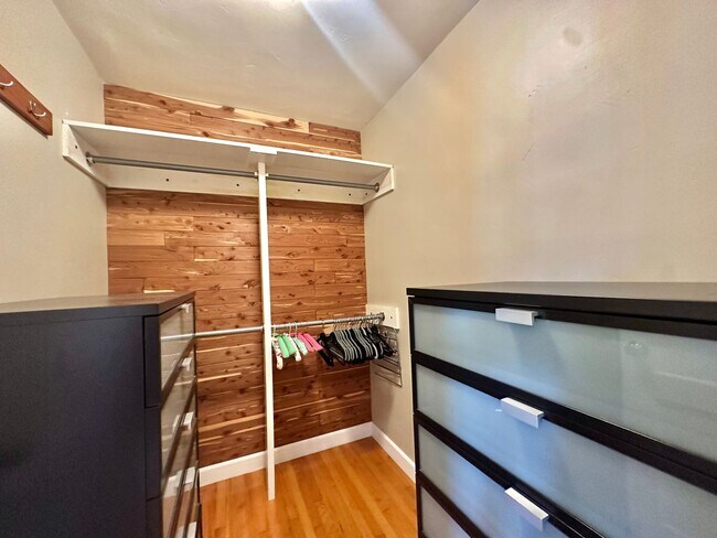 Building Photo - Meticulously Upgraded Point Loma Home Near...