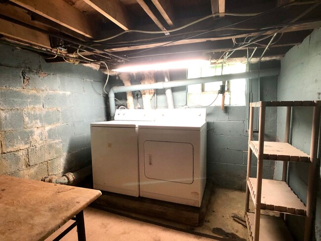 Building Photo - Mt Washington, 2 Bed 1.5 Bath House with Parking, A/C, Patio and More!