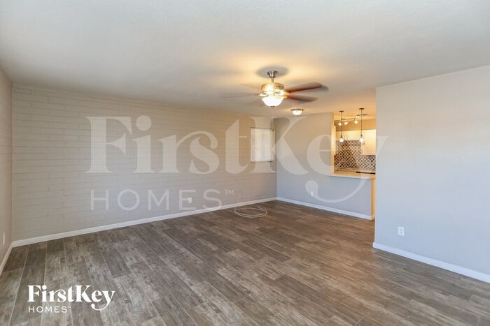 Building Photo - 5748 N 31st Ave