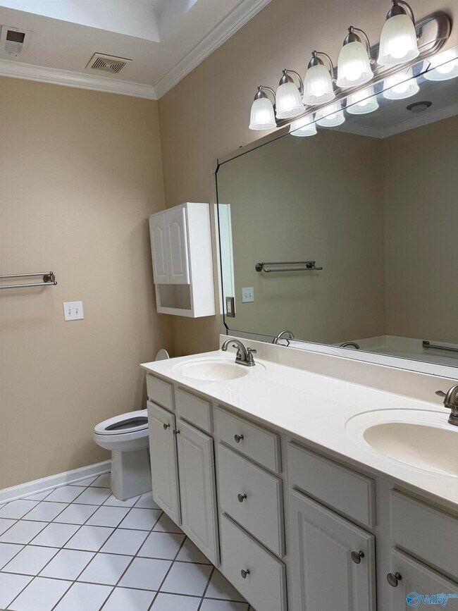 Building Photo - 139 Canterbury Dr