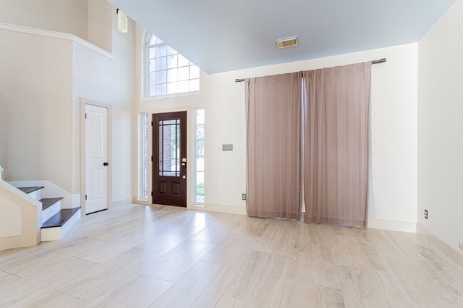 Building Photo - Gorgeous 4BR 2.5/BA Home with White Kitchen & Tree-Filled Yard