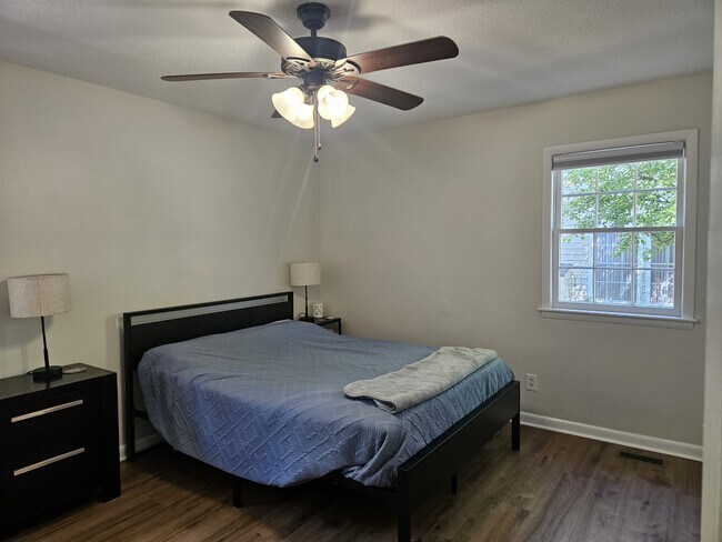 Building Photo - 6659 Julliard Dr