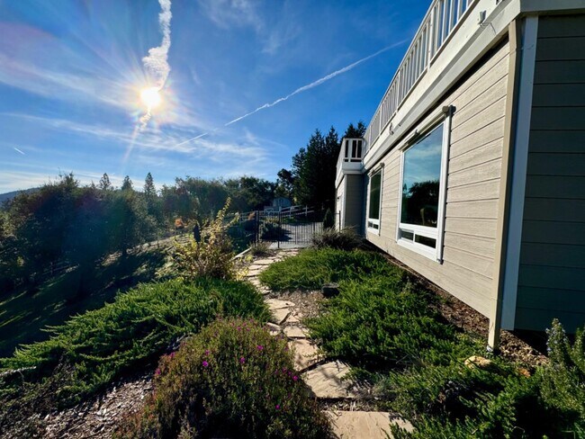 Building Photo - 25400 Radonich Rd