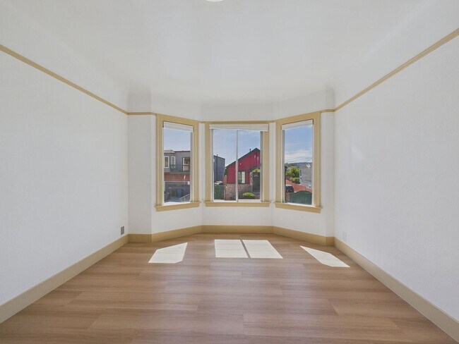 Building Photo - 58 Vale St