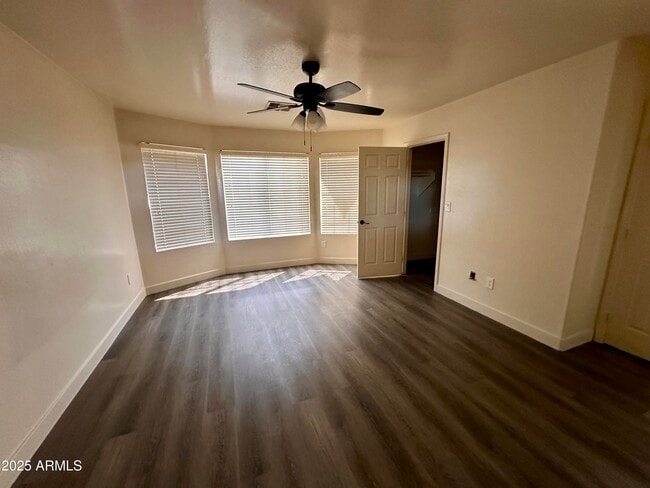Building Photo - 866 E Morelos St
