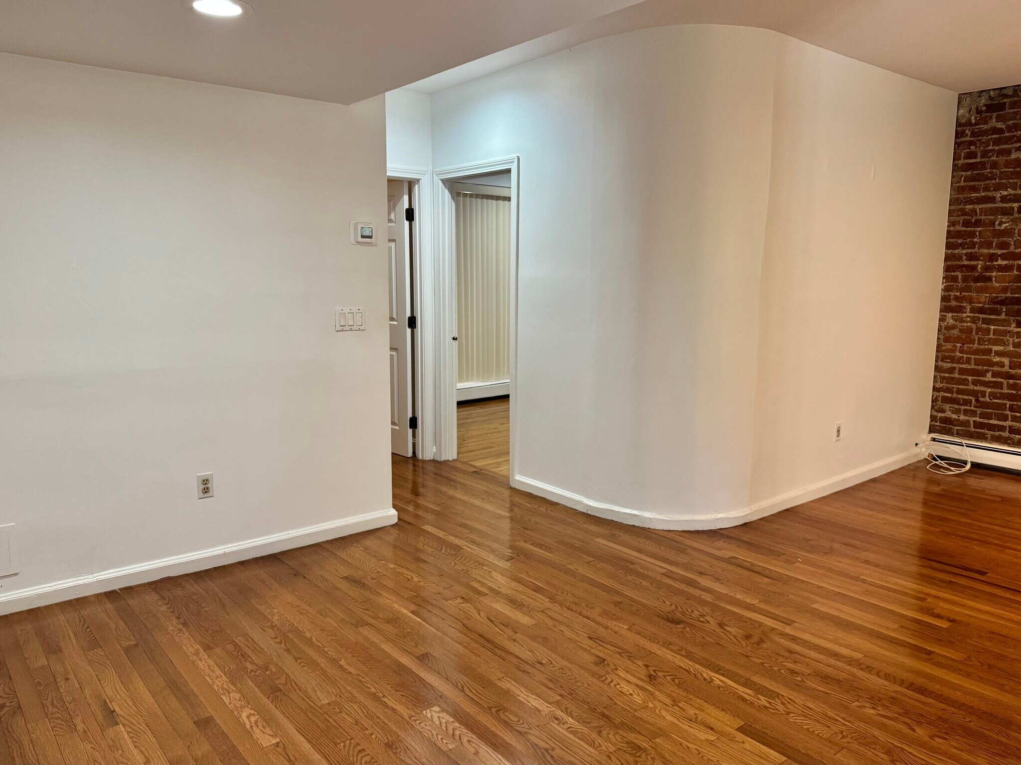 Building Photo - 390 Riverway