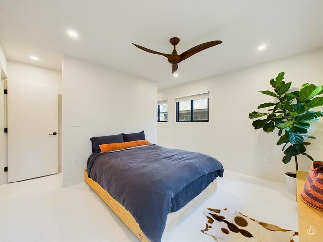 Building Photo - 6007 Leisure Run Rd