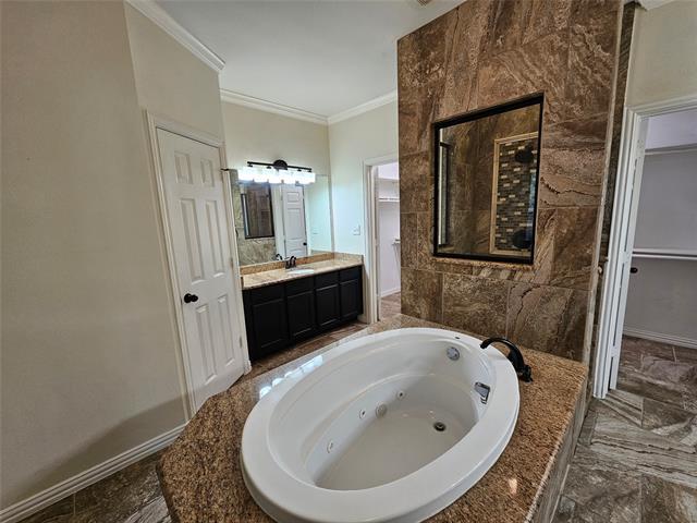 Building Photo - 7721 Oak Garden Trail