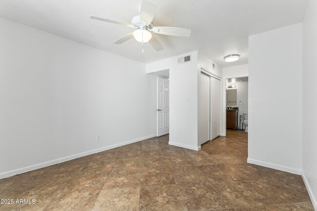 Building Photo - 4730 W Northern Ave