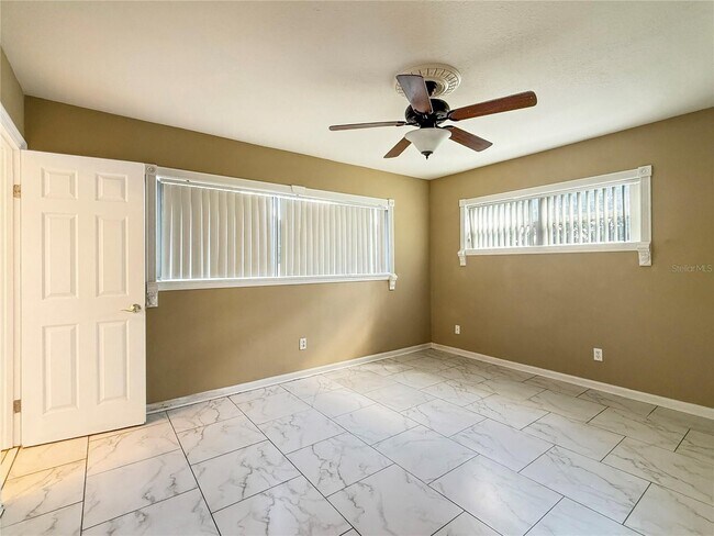 Building Photo - 117 Lake Roy Dr