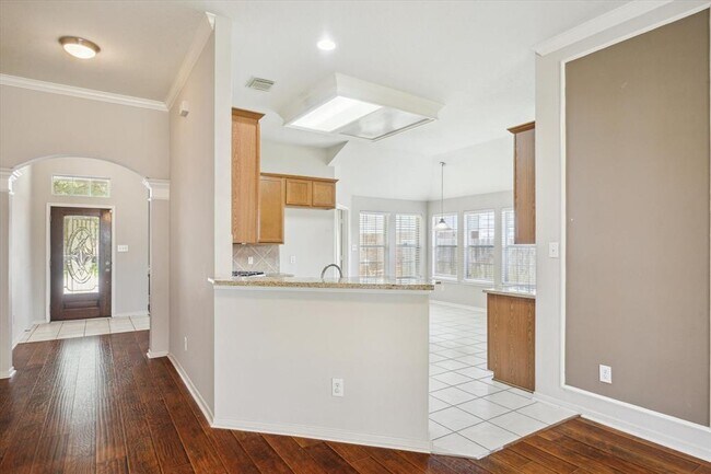 Building Photo - 7002 Bossut Dr