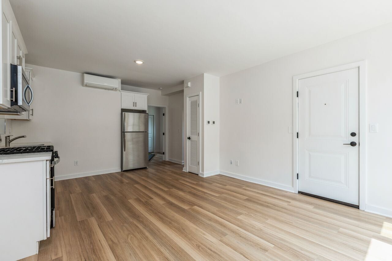 Building Photo - 164 Glenwood Ave