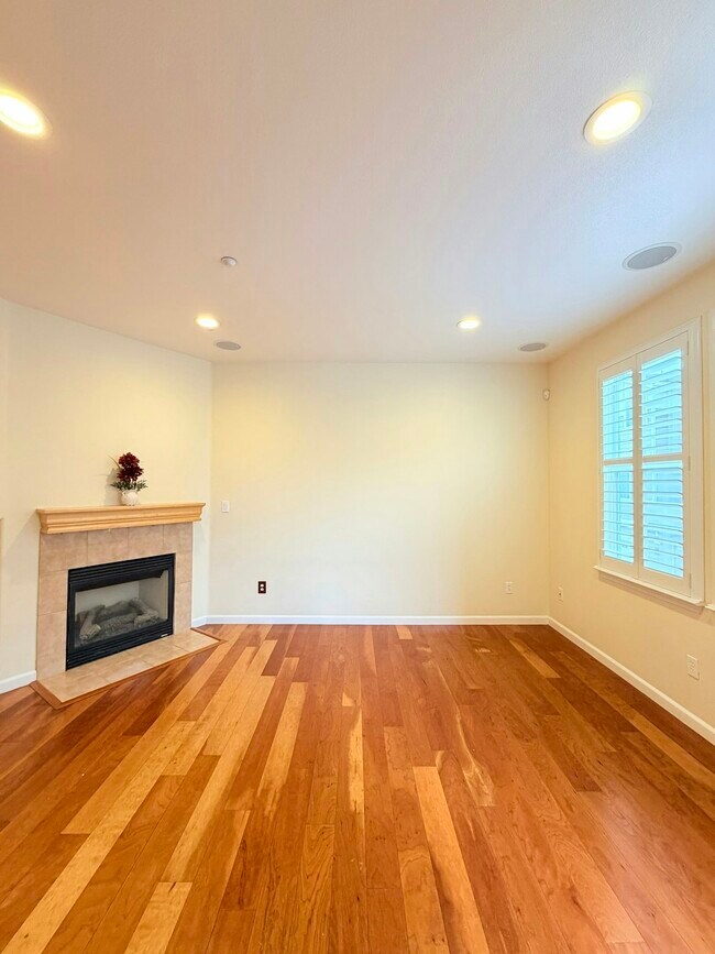 Building Photo - 6353 Byron Ln