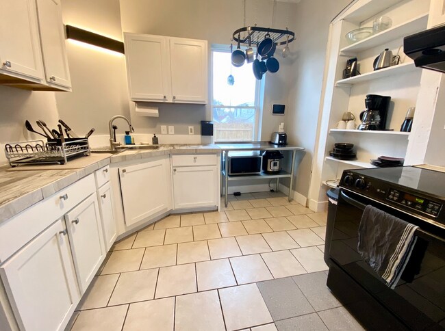 Building Photo - 2630 W Burnett Ave