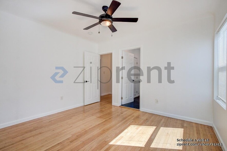 Building Photo - 9116 S Van Ness Ave