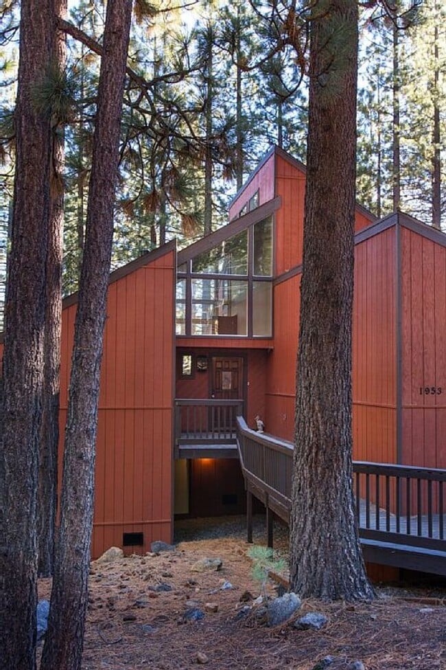 Building Photo - A Rare find in Tahoe! Spacious 4Bd house available now! Call to view today! Available to view on ...
