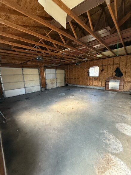Building Photo - 715 Dewey Ave N