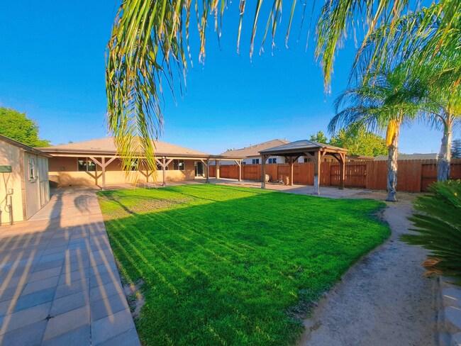 Building Photo - Stunning and Spacious - Don't Miss This Rental Home!