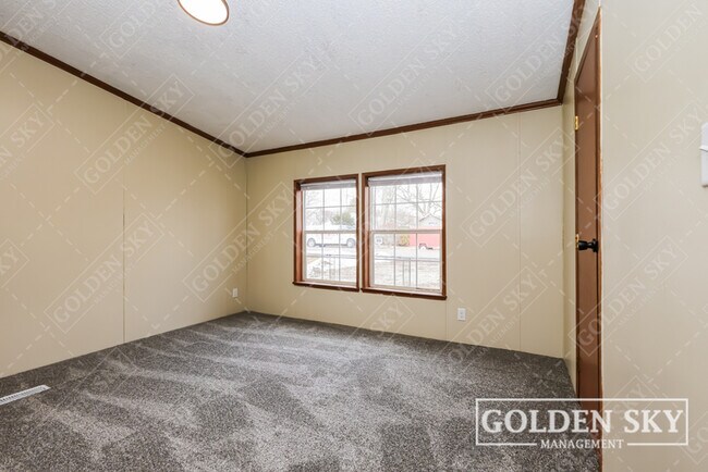 Building Photo - 7709 E Gloucester Rd