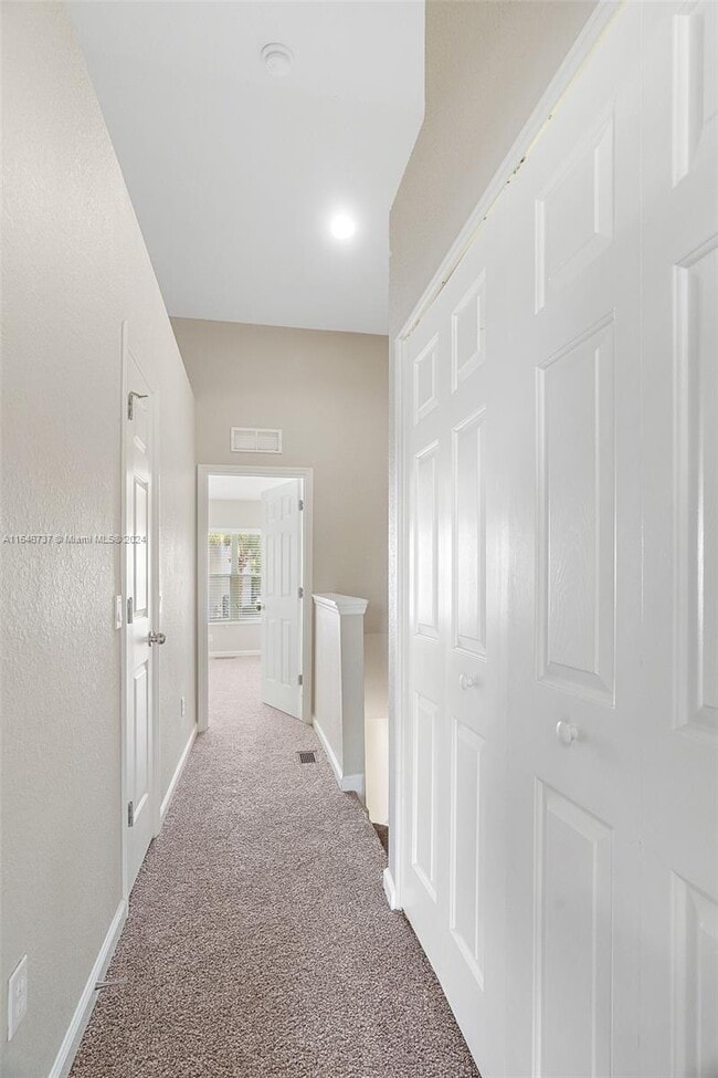 Building Photo - 4481 SW 49th Ave