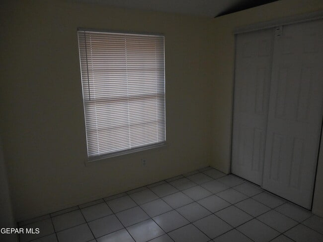 Building Photo - 11392 Lake Erie Dr