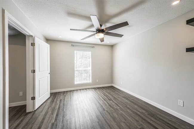 Building Photo - 1500 Bay Area Blvd