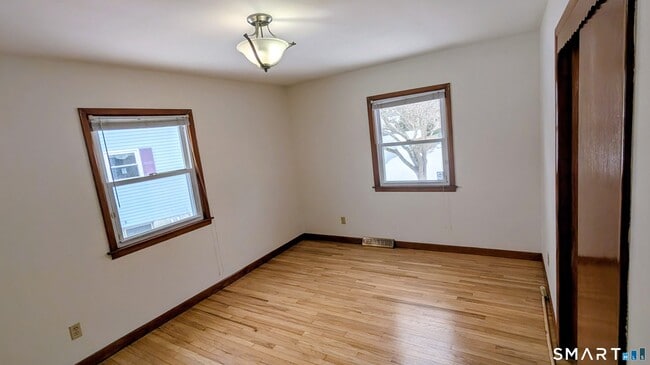 Building Photo - 64 Chatham Ave