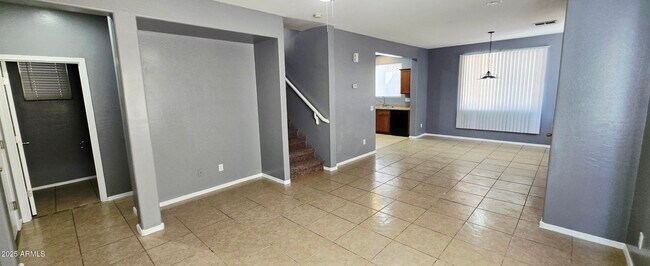 Building Photo - 587 S Buena Vista Ct