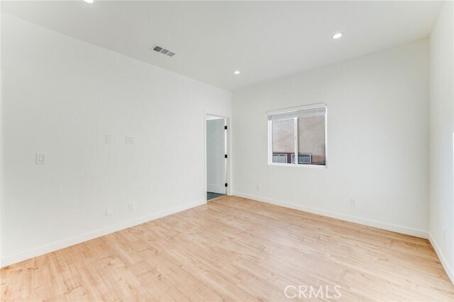 Building Photo - 3261 City Terrace Dr