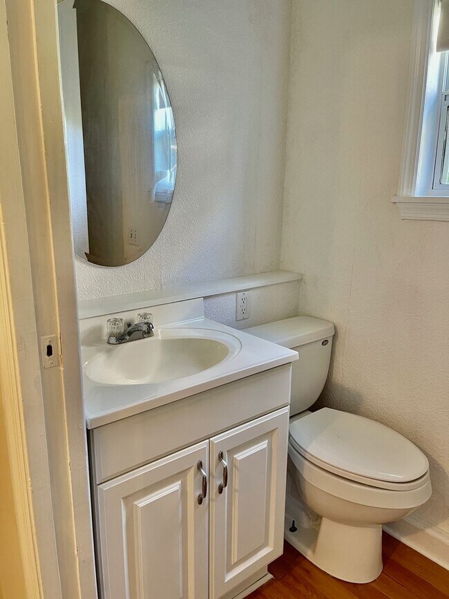 Building Photo - 2835 S Fletcher Ave