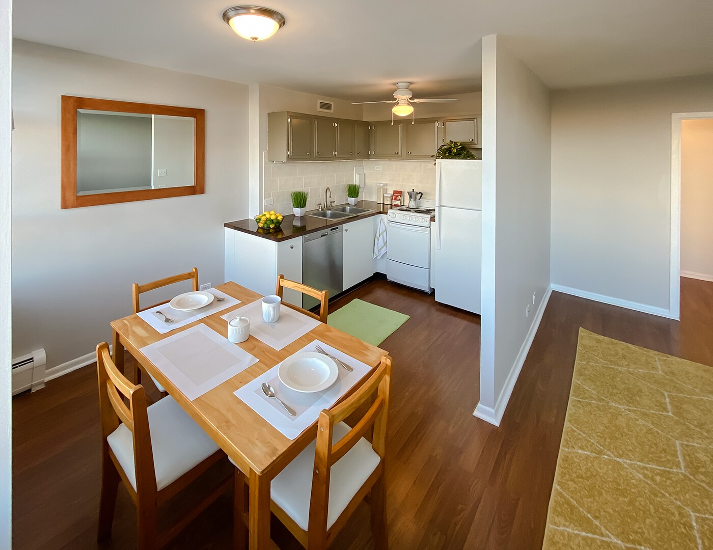 Building Photo - 6171 N Sheridan Rd