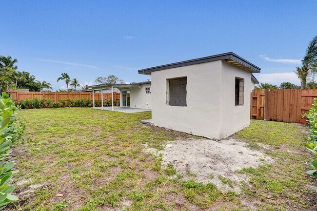 Building Photo - 4BR Corner Home (4th from FL Room) | No HOA | Large Fenced Yard | Move-In Ready