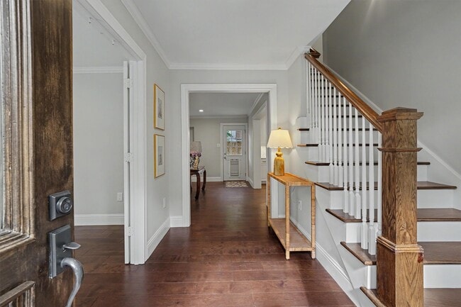 Building Photo - 751 Bison Dr