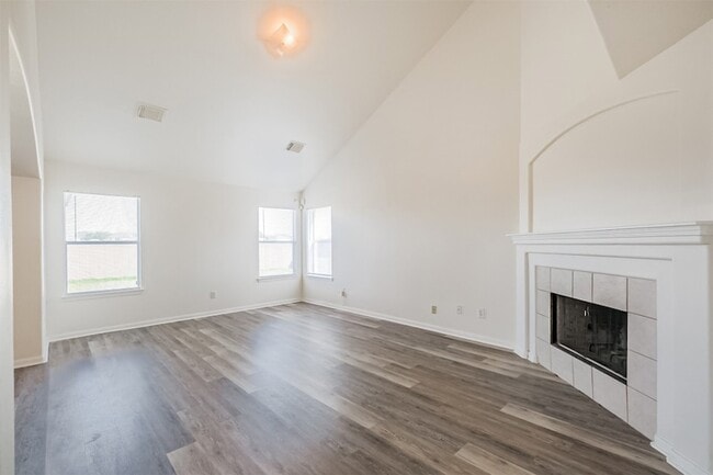 Building Photo - 2030 Vander Wilt Ln